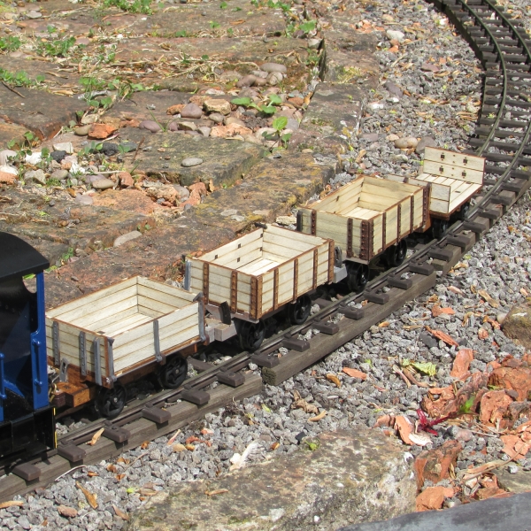 A train of modest industrial SM32 wagon kits